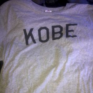 Gray Tshirt. Kobe. Size:Large( men)